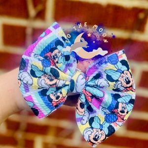 Minnie Mouse hair bow